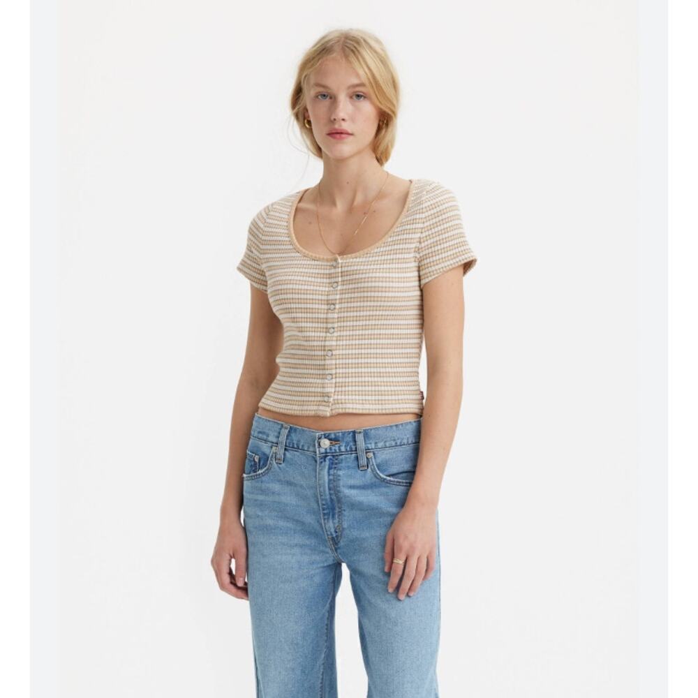 Levis Short Sleeve Britt Snap Front Top Size Medium